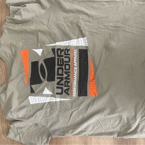 Under Armour Green and Orange Short Sleeve Tee